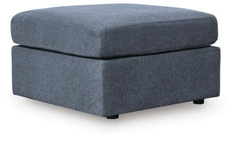 Solstice 3-Piece Sectional and 2 Ottomans