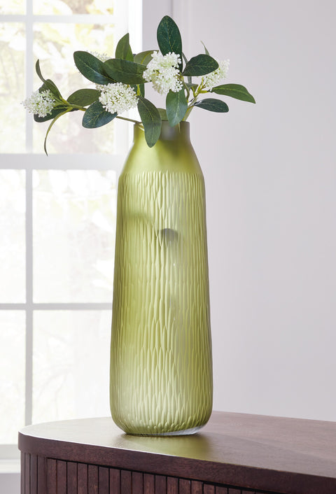 Scottyard Indoor/Outdoor Vase