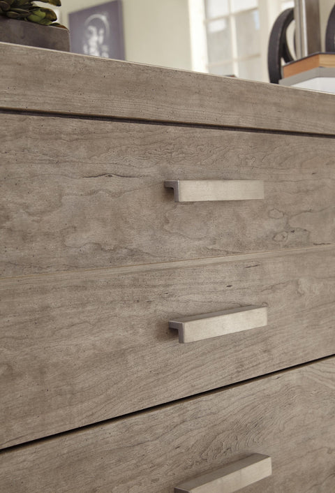 Culverbach Panel Bed with 2 Nightstands
