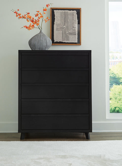Danziar Panel Bed, Dresser, Mirror, Chest and 2 Nightstands