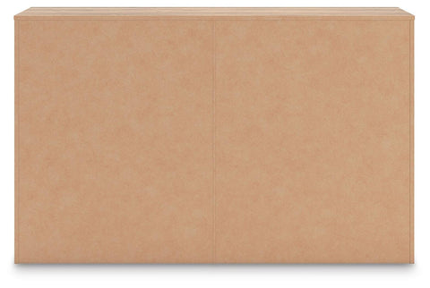 Kinlanni Upholstered Platform Bed, Dresser and Chest