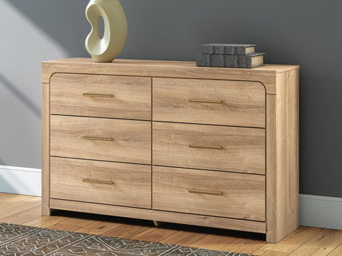Kinlanni Upholstered Platform Bed, Dresser and Chest