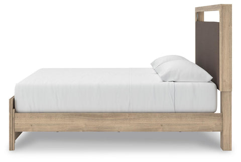 Kinlanni Upholstered Platform Bed, Dresser and Chest