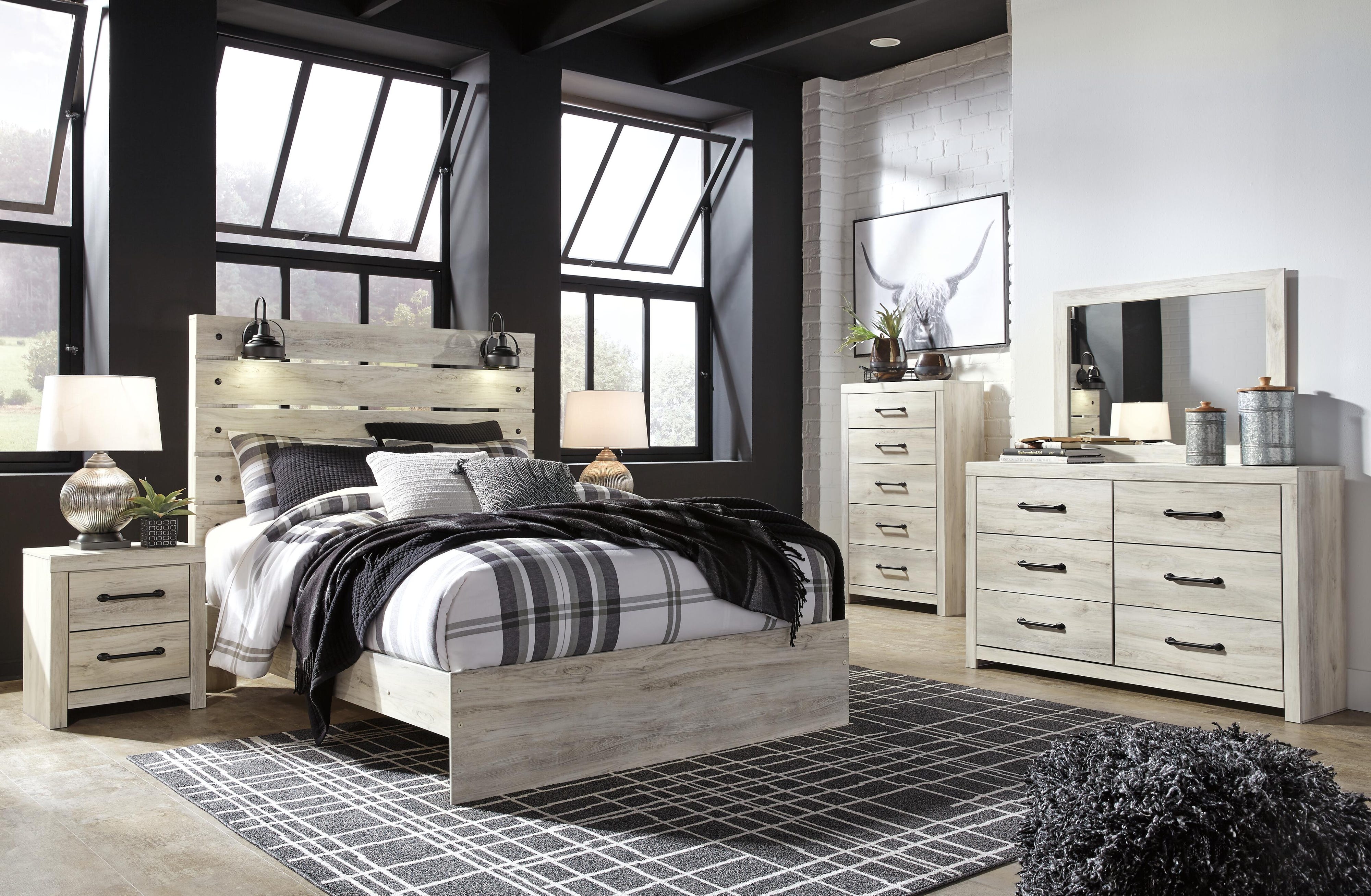 Averly Panel Bed
