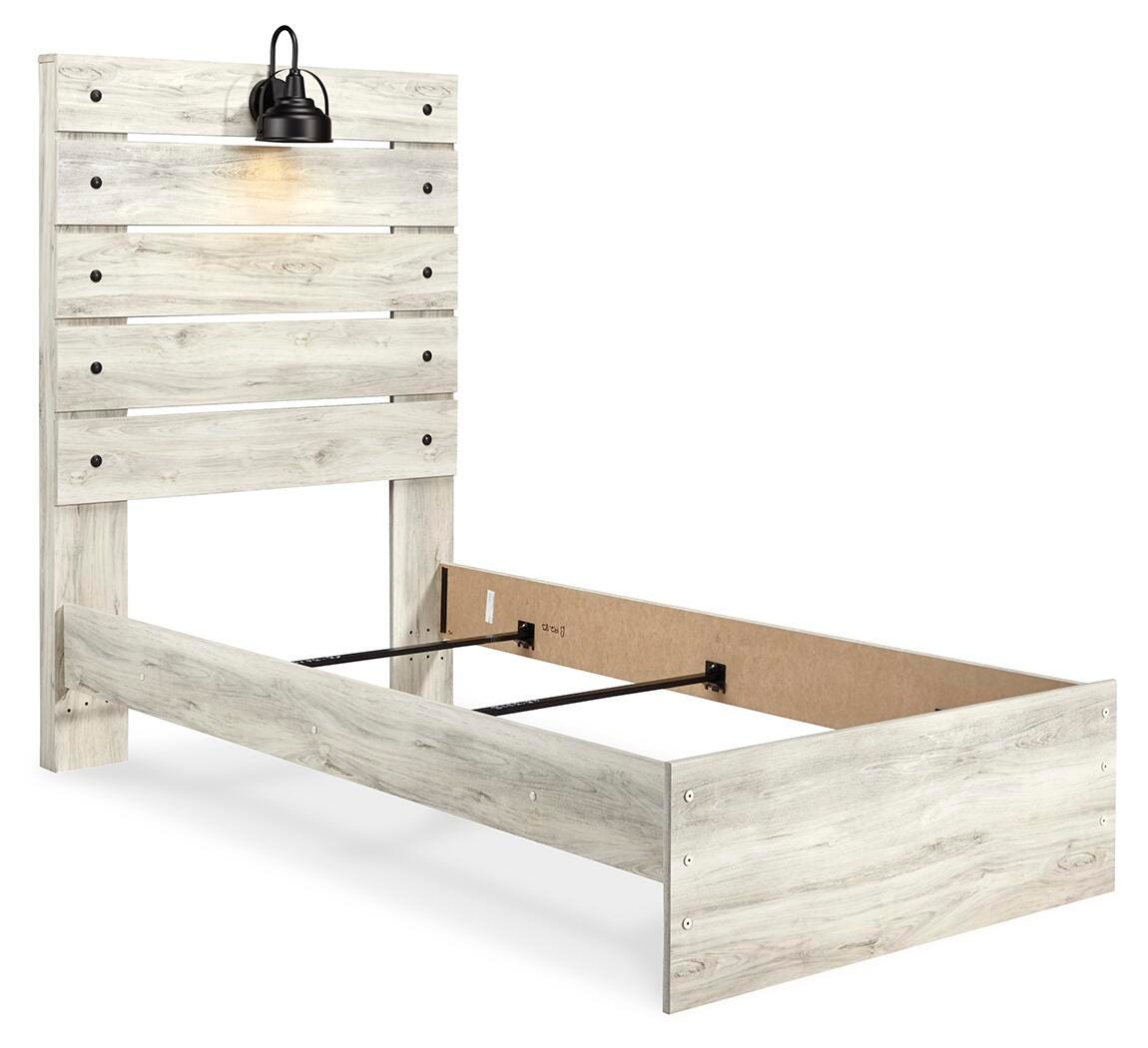 Averly Panel Bed, 2 Dressers, 2 Mirrors and 2 Nightstands