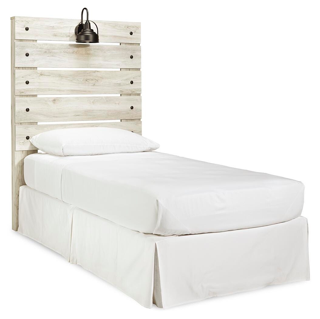 Averly Panel Headboard with Mirrored Dresser and Chest