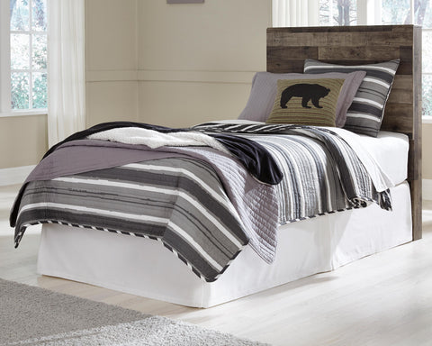 Kensley Panel Headboard with Mirrored Dresser, Chest and 2 Nightstands