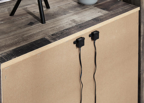Kensley Panel Bed with Mirrored Dresser, Chest and 2 Nightstands