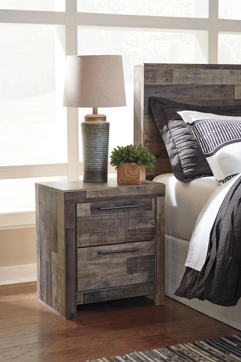 Kensley Panel Bed with Mirrored Dresser and Nightstand