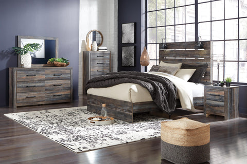 Drystan Panel Bed with Mirrored Dresser, Chest and Nightstand