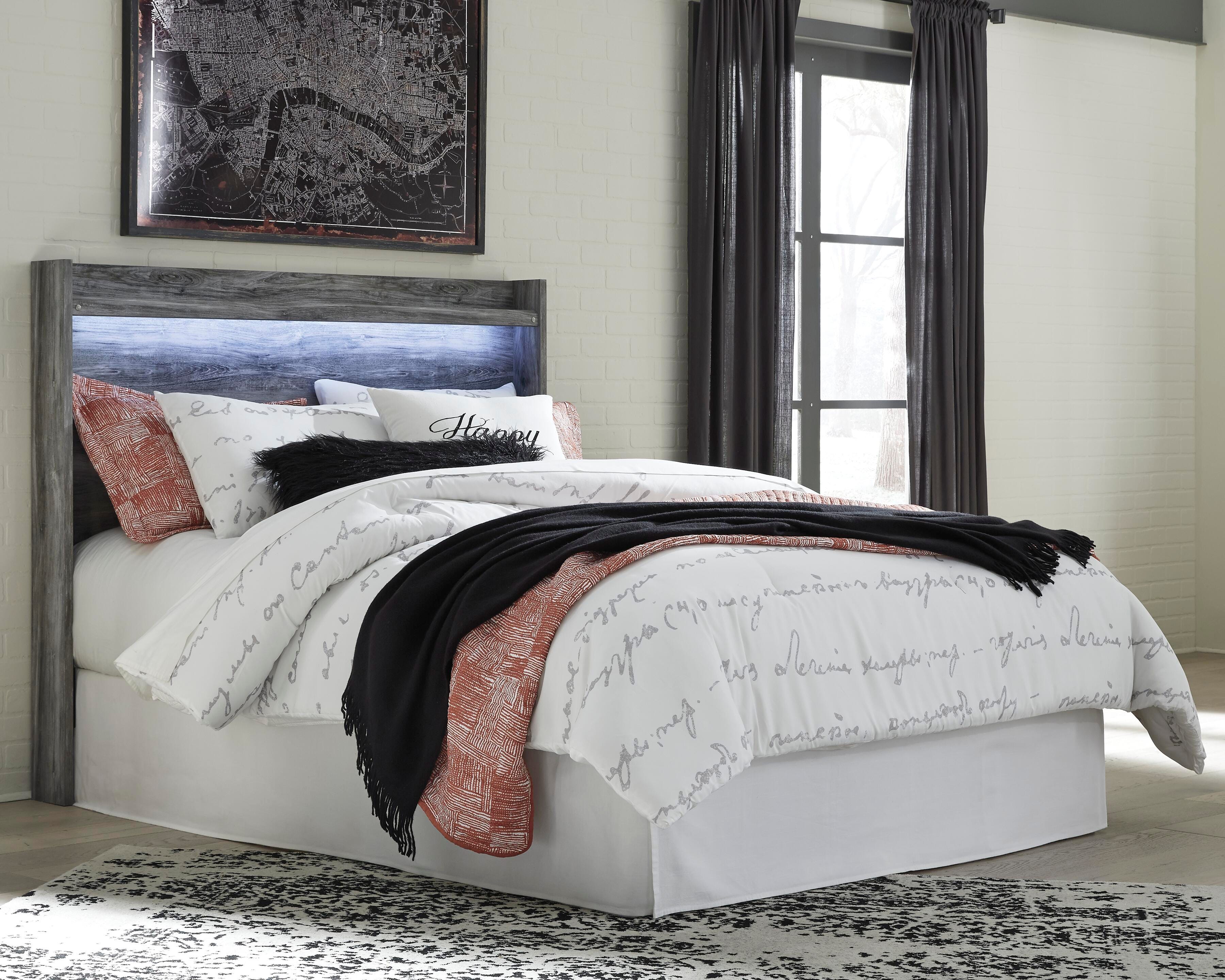 Seagrant Panel Headboard with Dresser