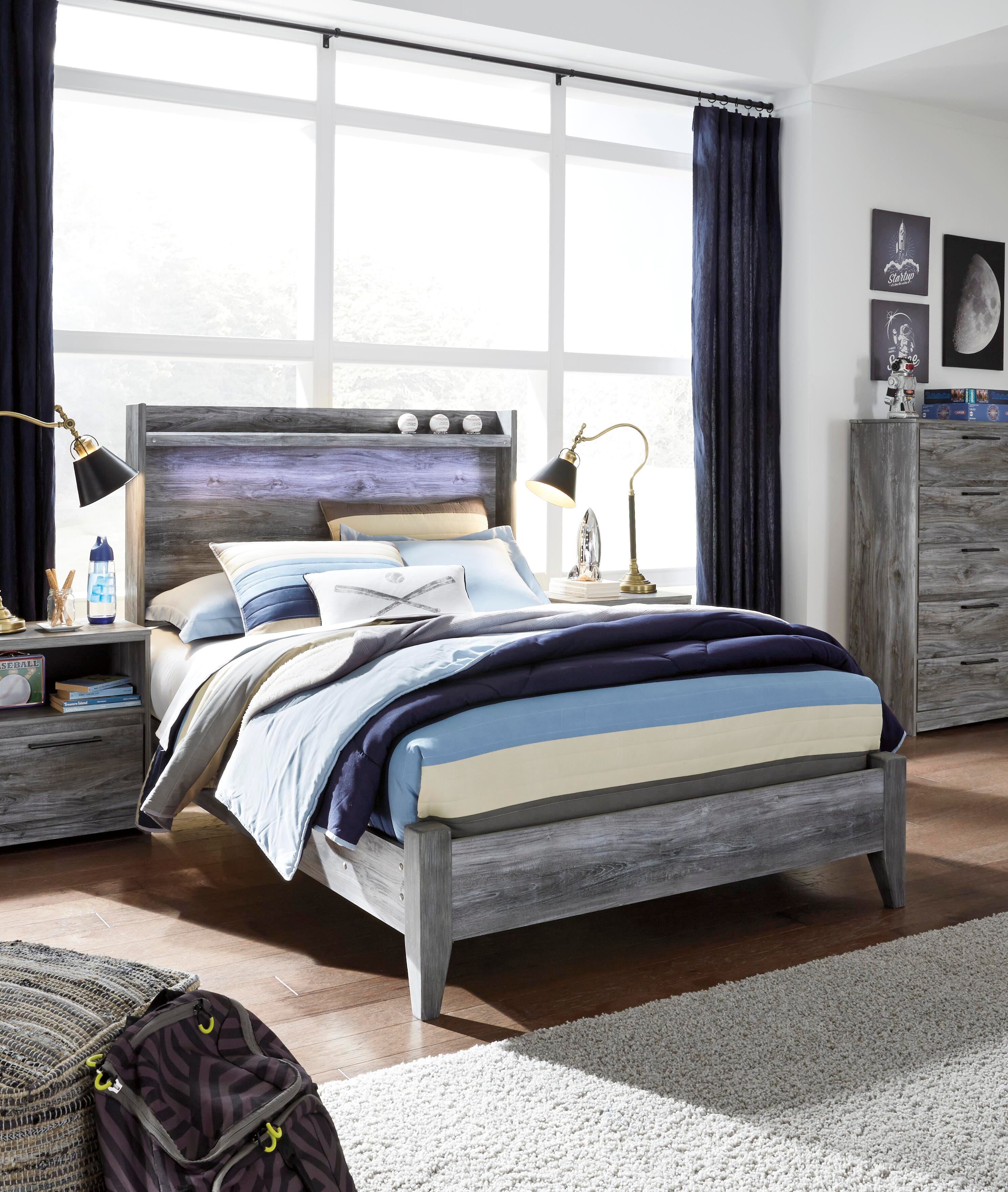 Seagrant Panel Bed and Chest