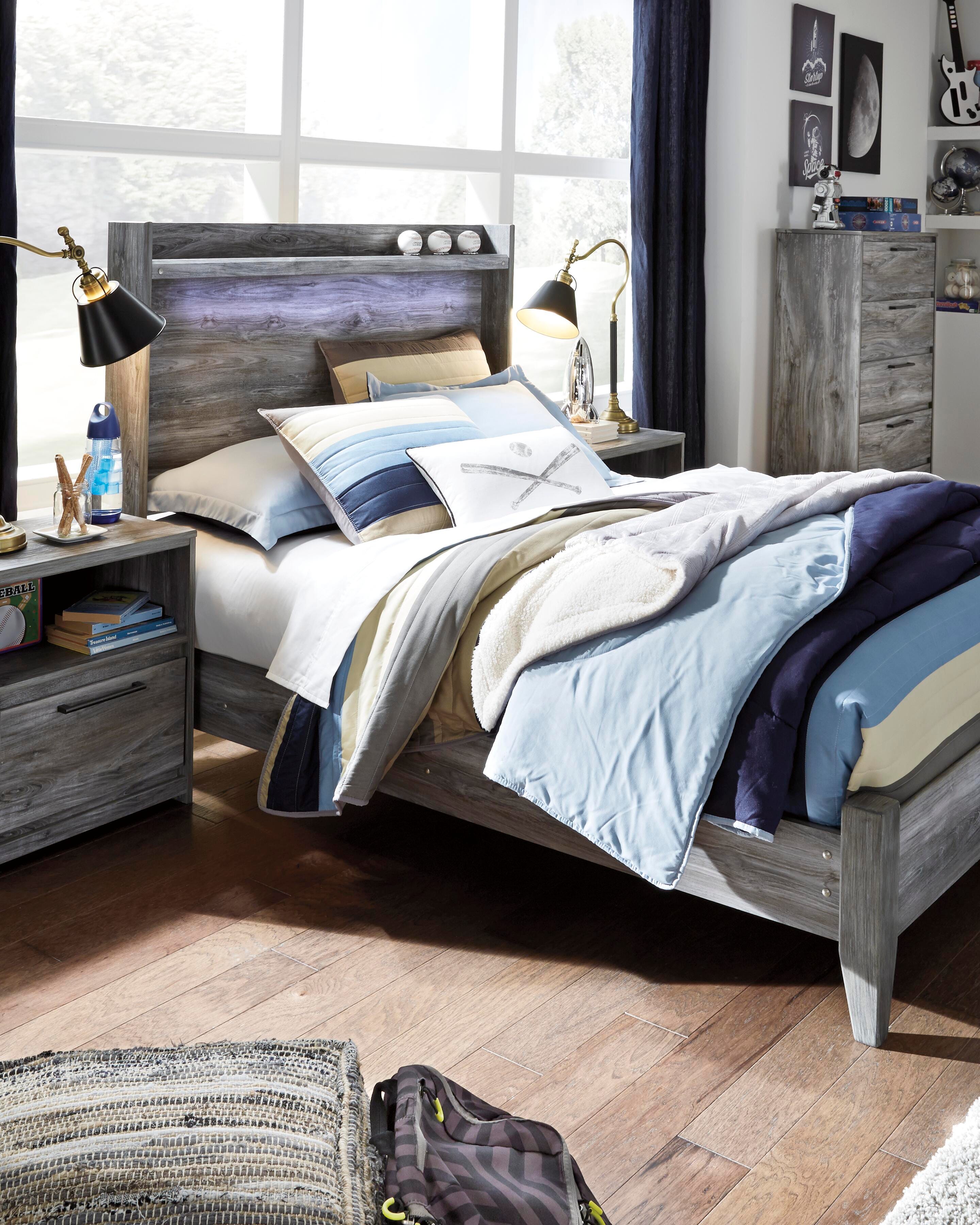 Seagrant Panel Bed and Chest