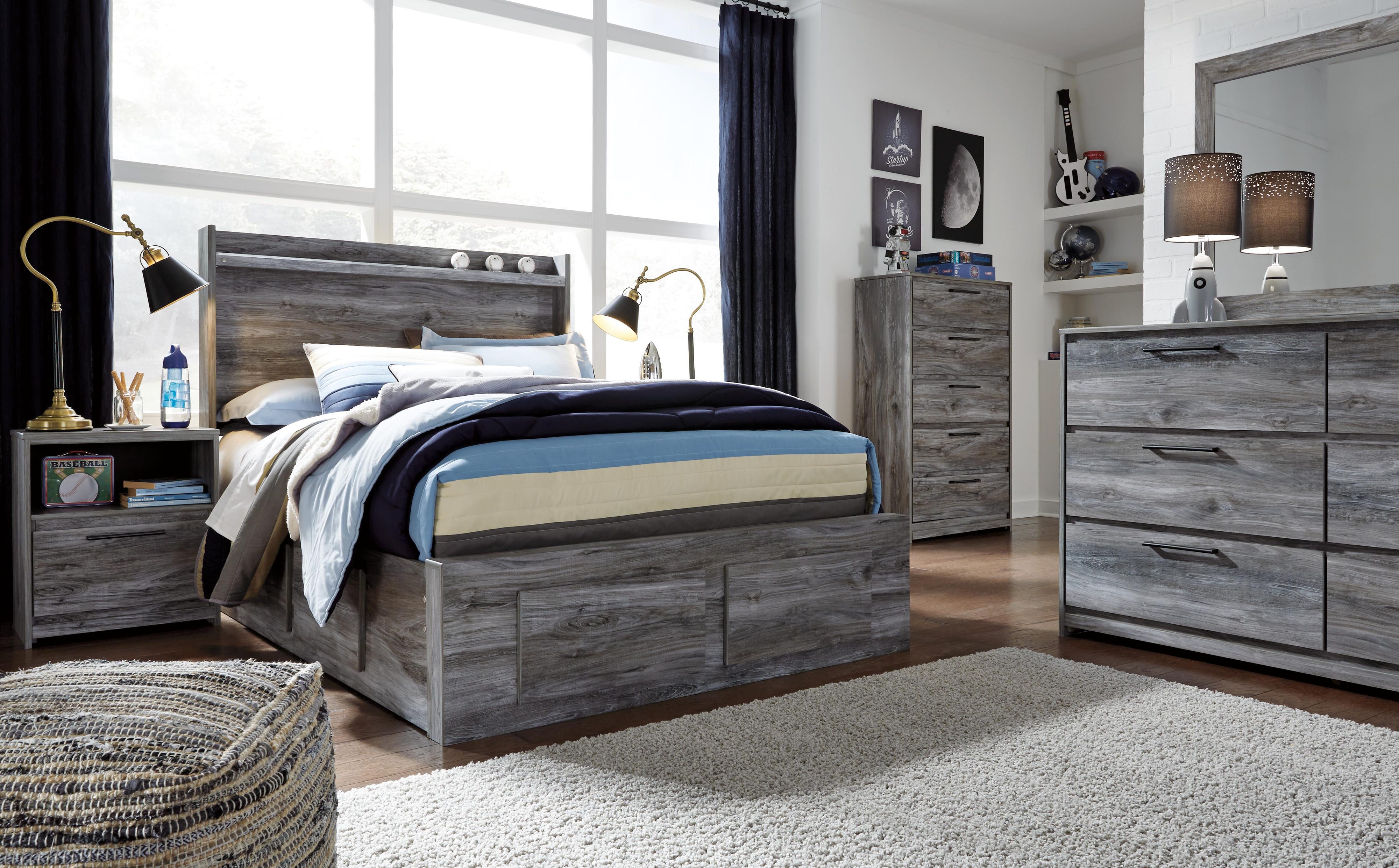 Baystorm Panel Bed with 4 Storage Drawers
