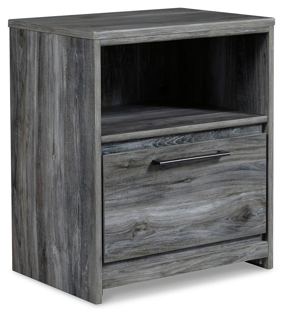 Baystorm Panel Headboard with Mirrored Dresser and Nightstand