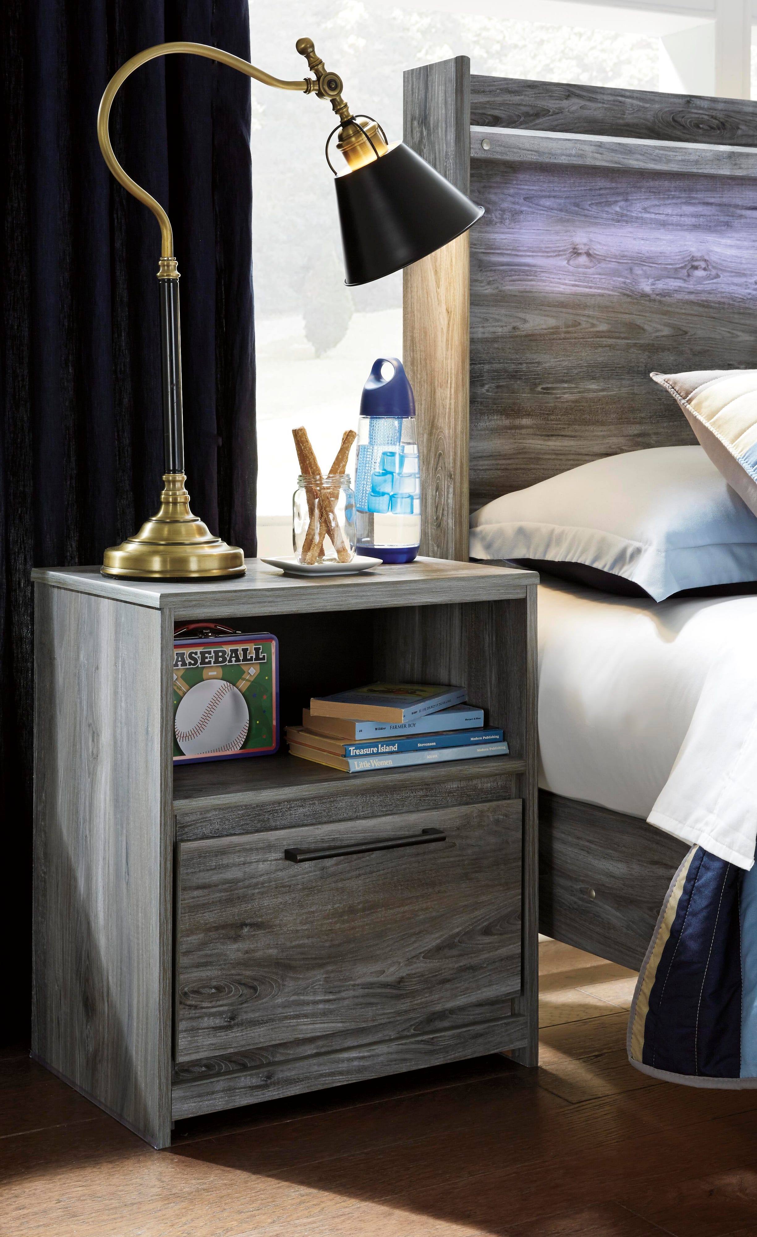 Baystorm Panel Bed and 2 Nightstands