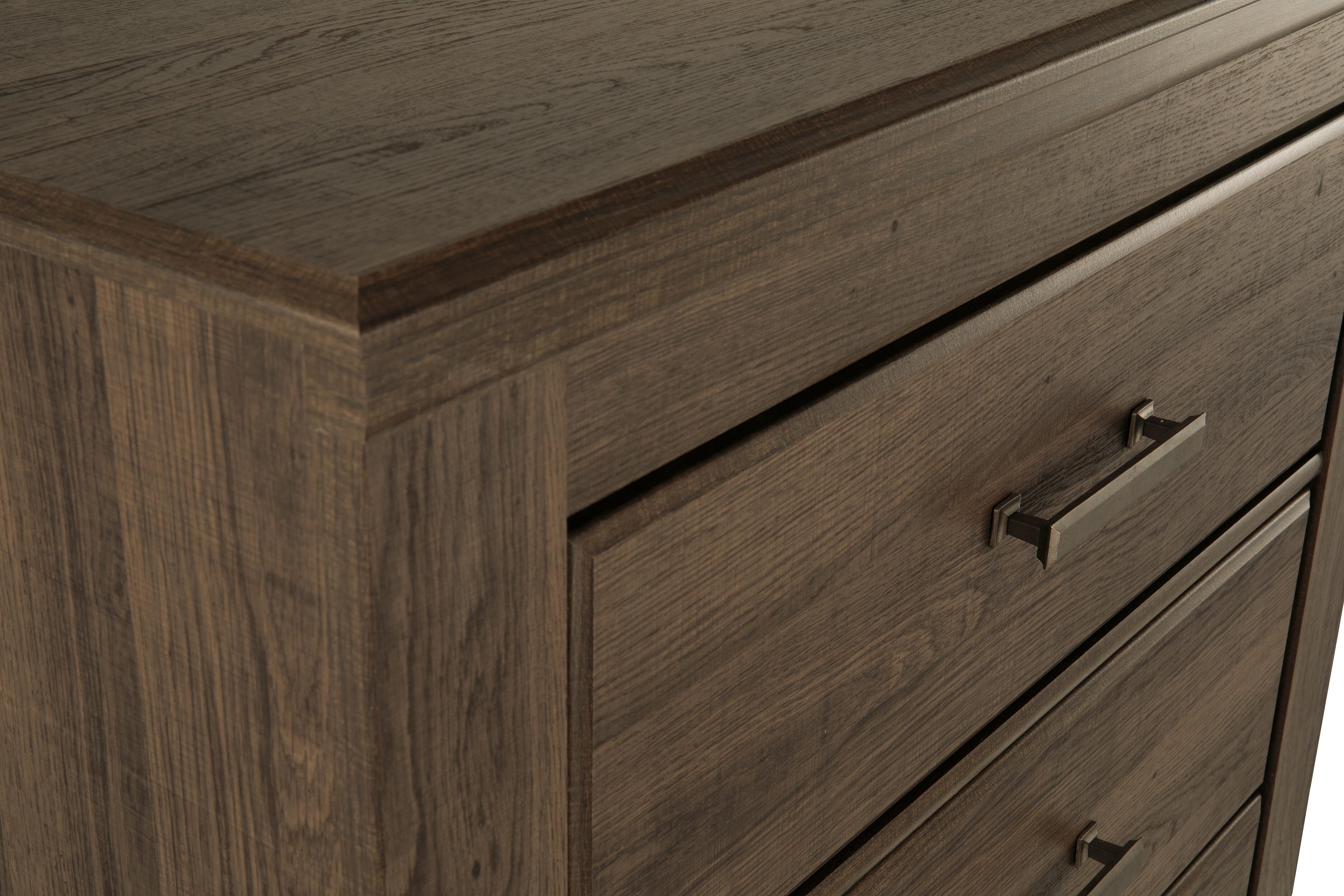 Juararo Poster Bed, Chest and Nightstand