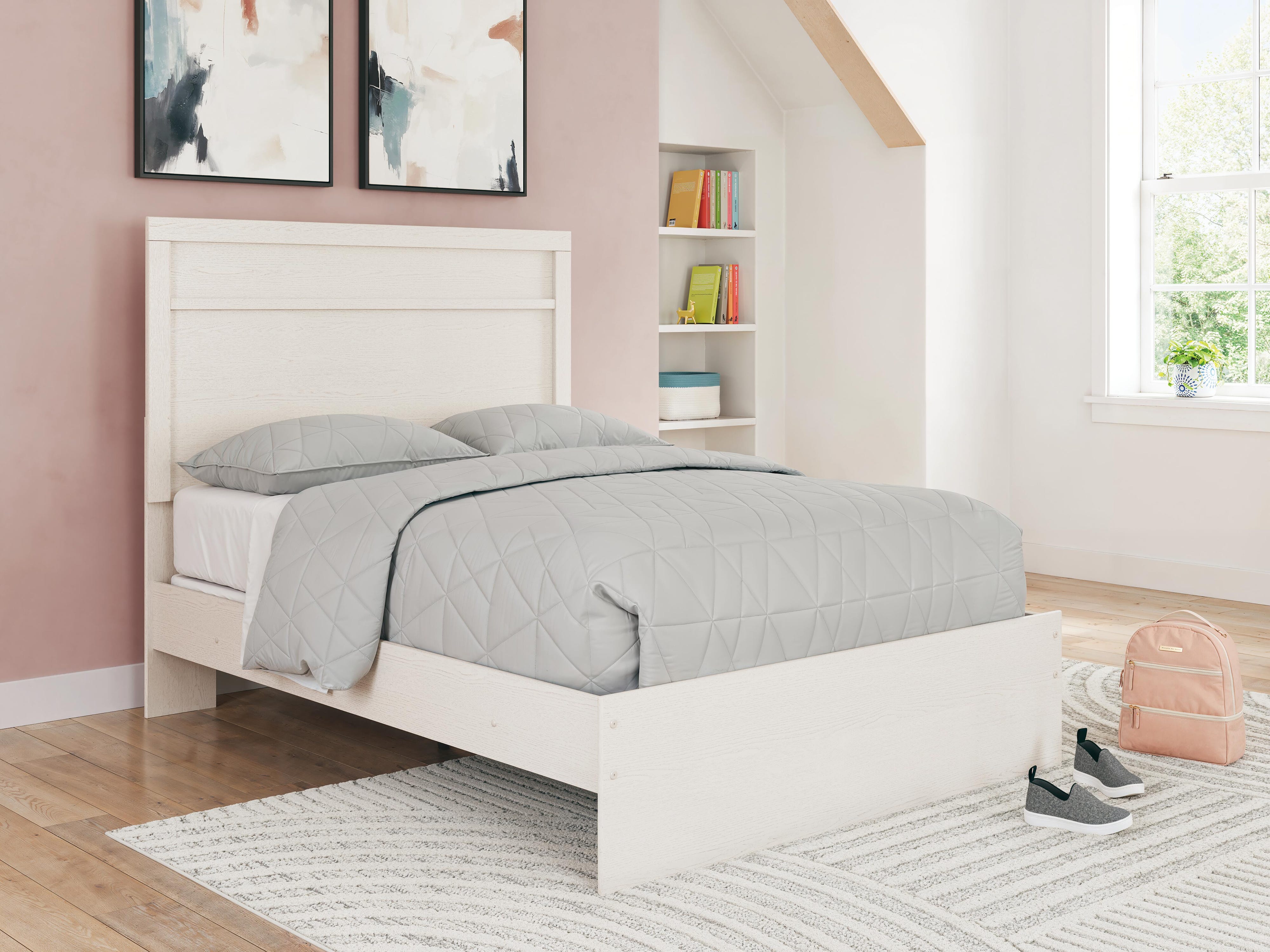 Stelsie Panel Bed