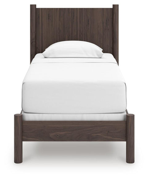 Pamytta Panel Bed, Dresser and Nightstand