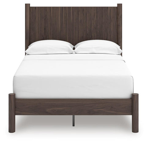 Pamytta Panel Platform Bed, Dresser and Nightstand