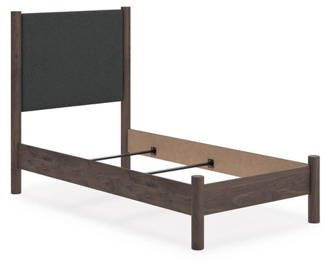 Pamytta Upholstered Panel Bed