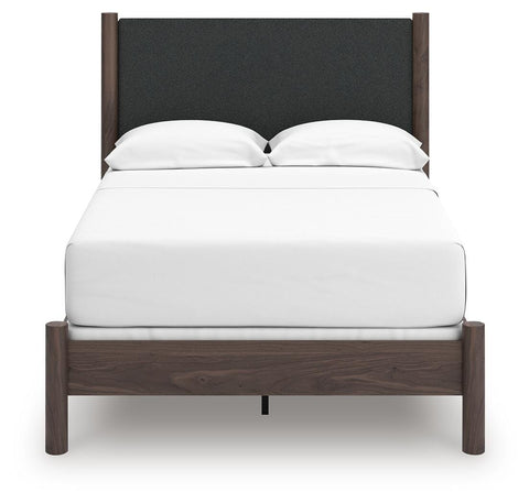 Pamytta Panel Bed, Chest and Nightstand