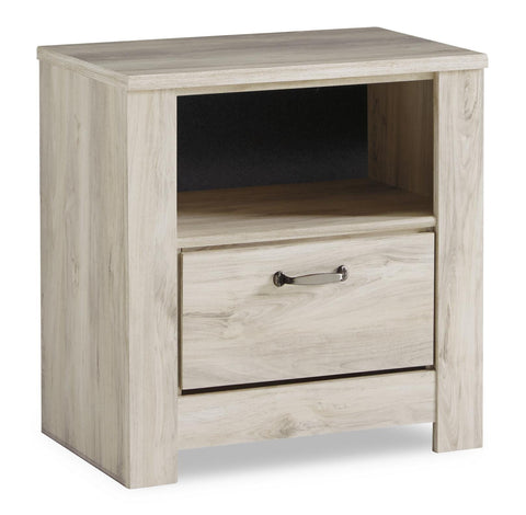 Bellaby Panel Bed with Mirrored Dresser and 2 Nightstands