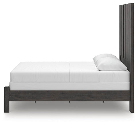 Fraluna Panel Bed
