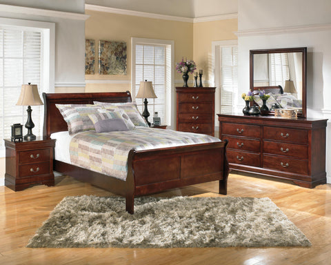 Alisdair Sleigh Bed with Mirrored Dresser and 2 Nightstands