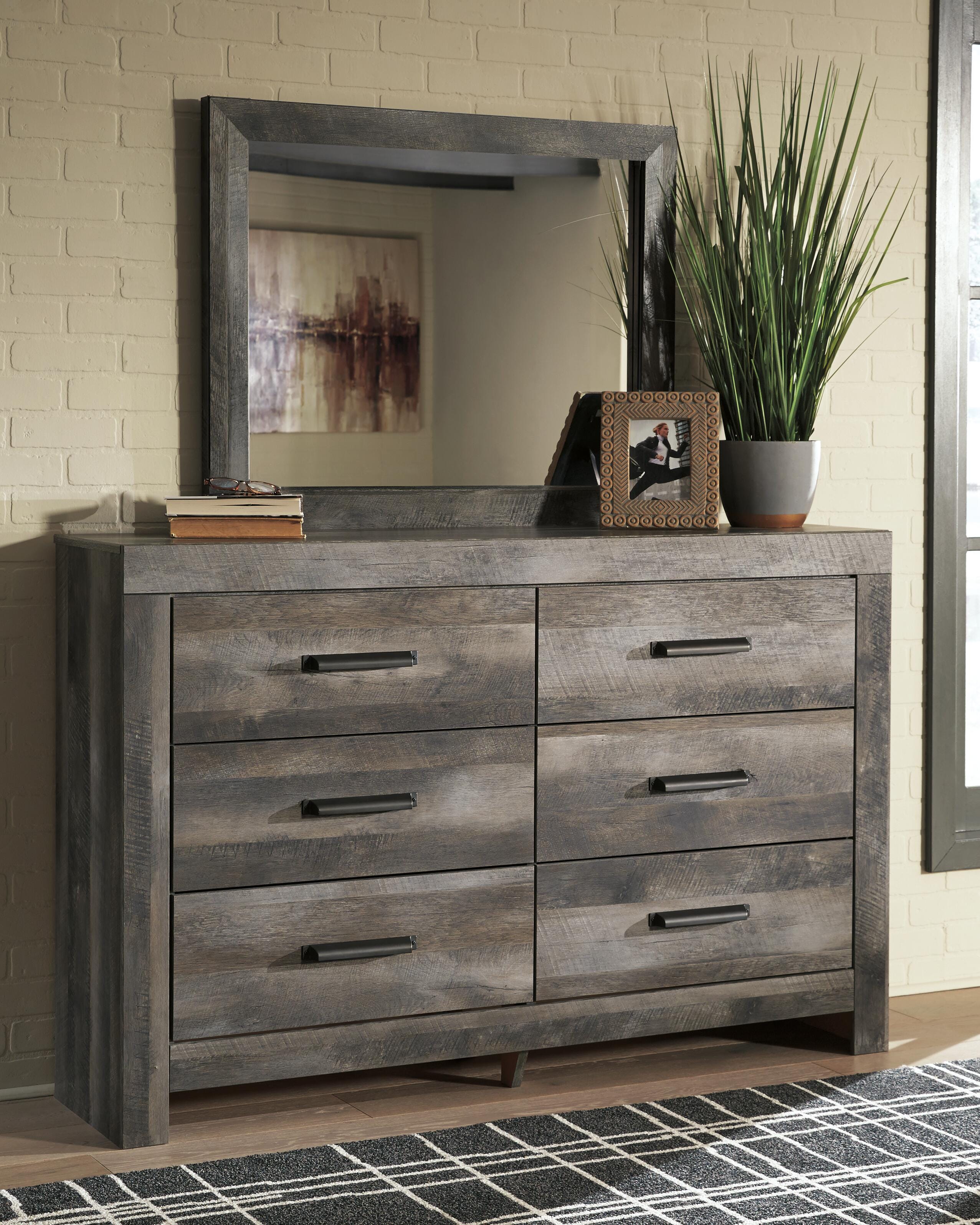 Wynnlow Panel Bed, Dresser, Mirror, Chest and 2 Nightstands