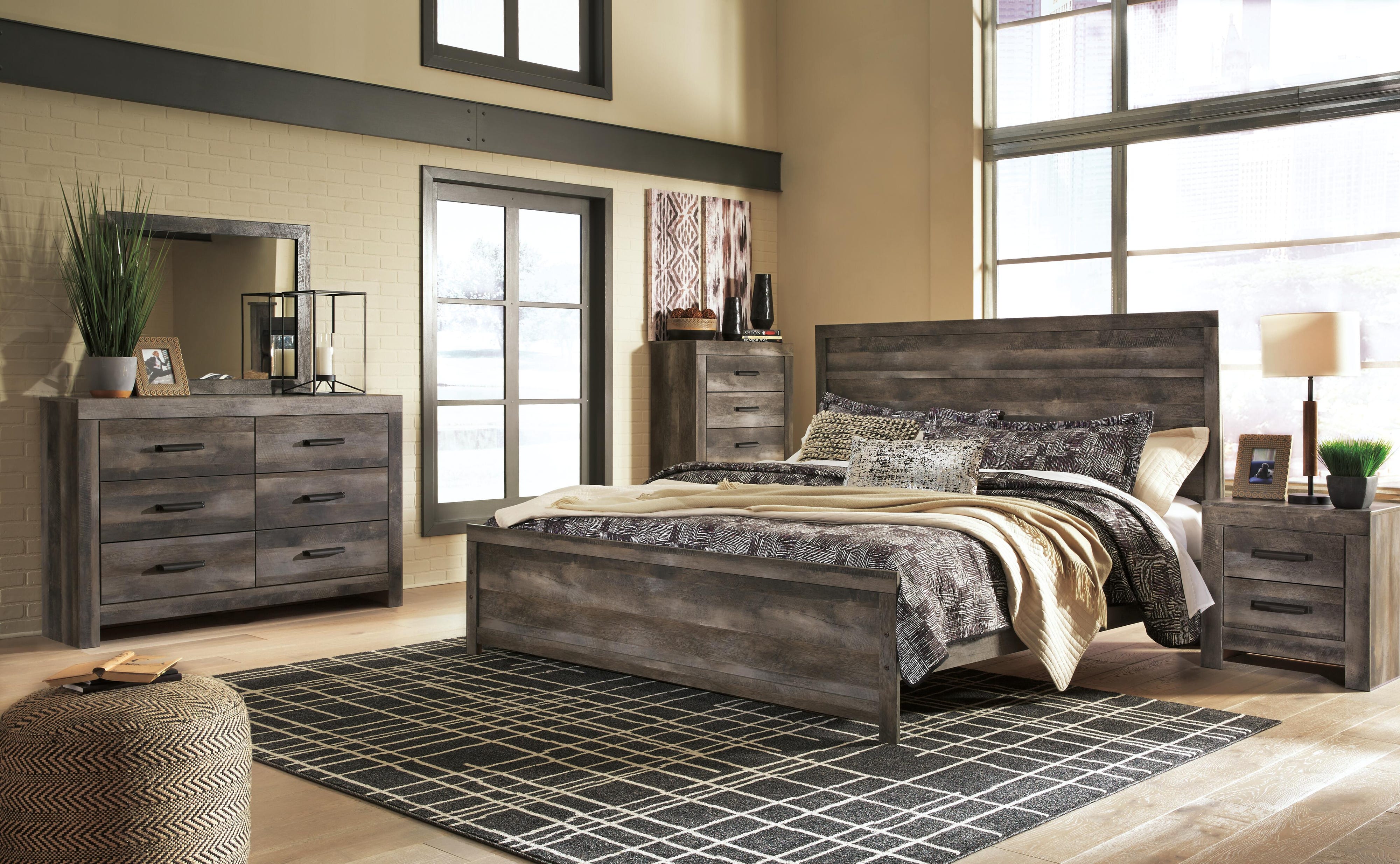 Wynnlow Panel Bed, Dresser, Mirror, Chest and 2 Nightstands