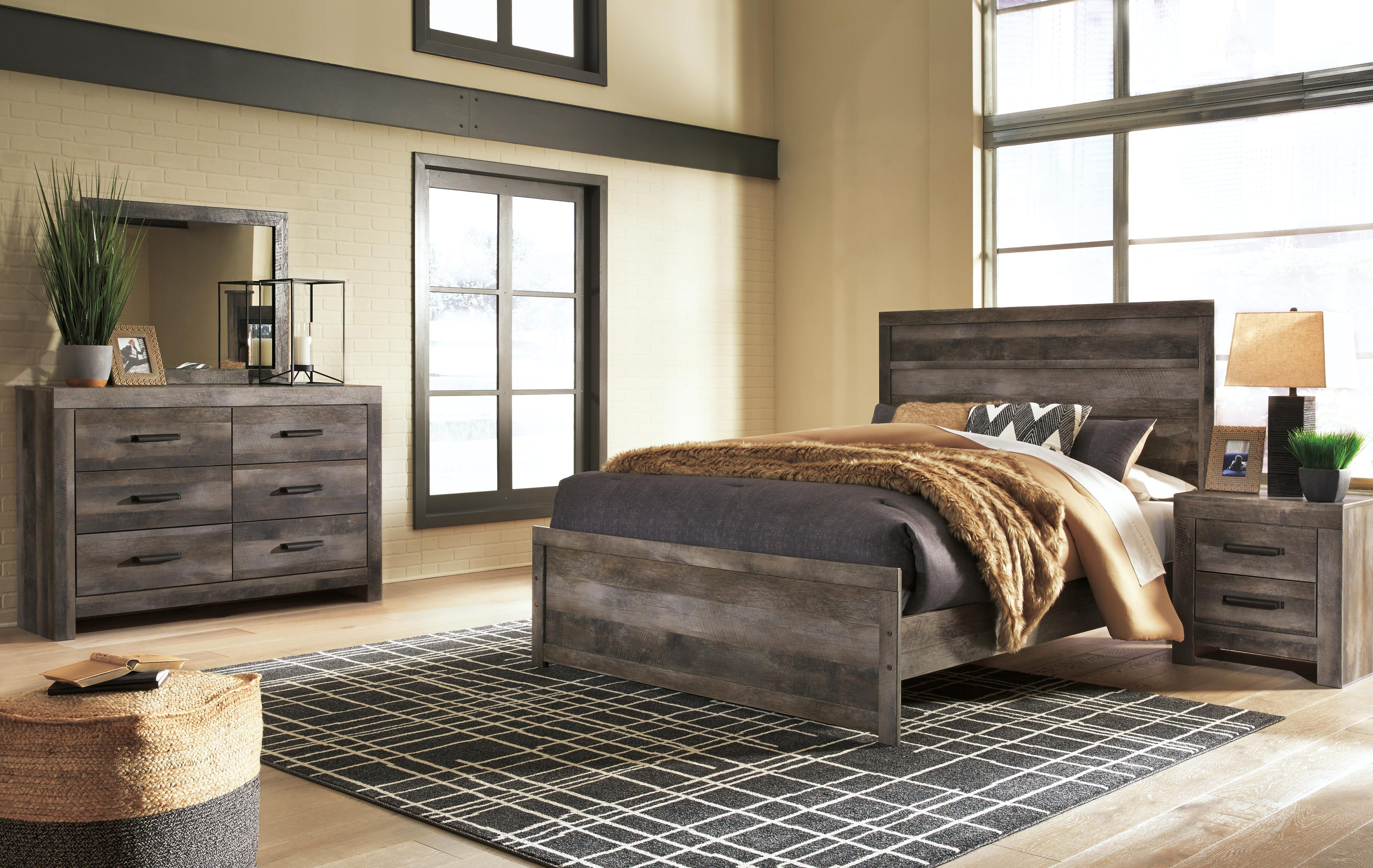 Wynnlow Panel Bed, Dresser, Mirror and 2 Nightstands