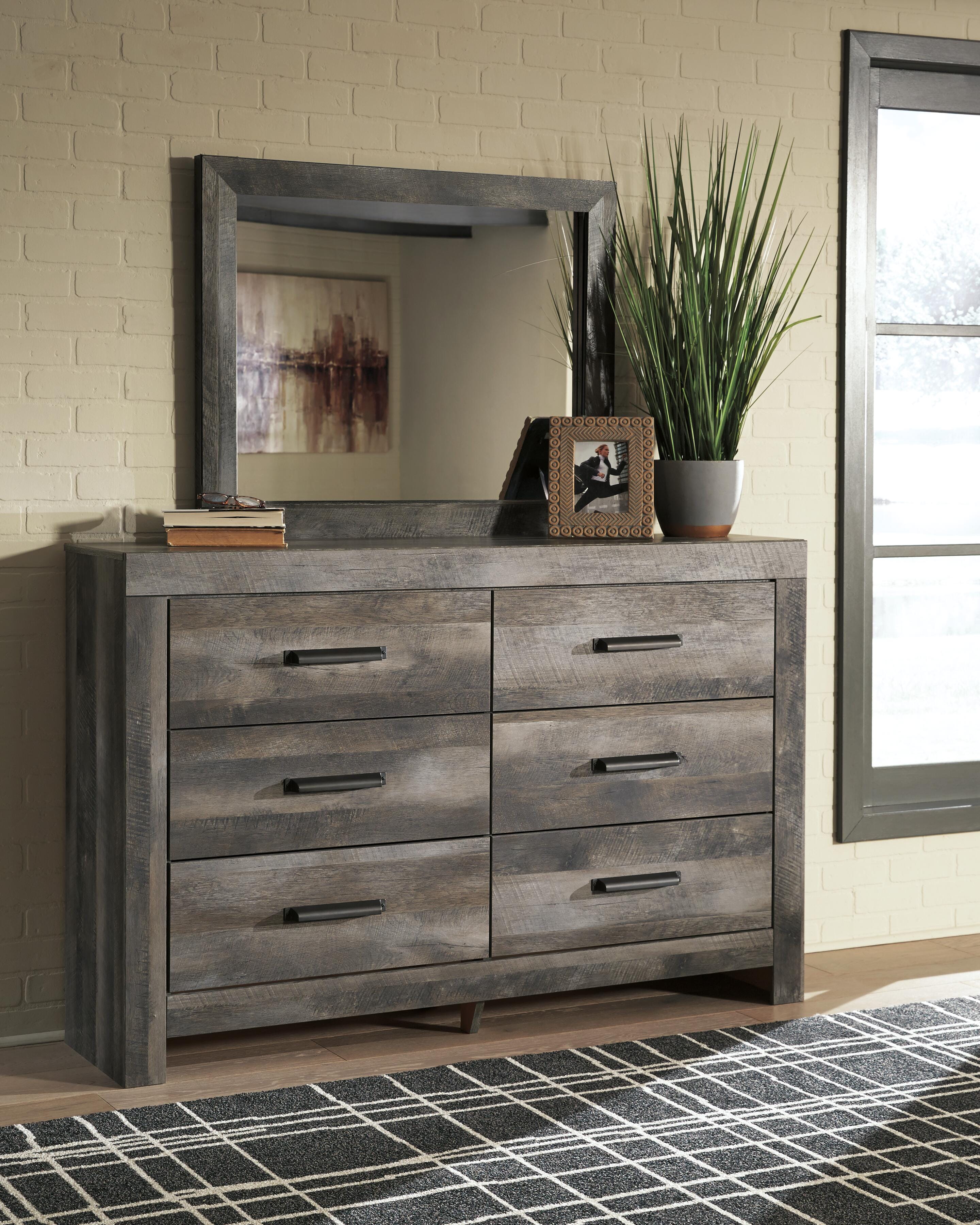Wynnlow Crossbuck Panel Bed, Dresser and Mirror