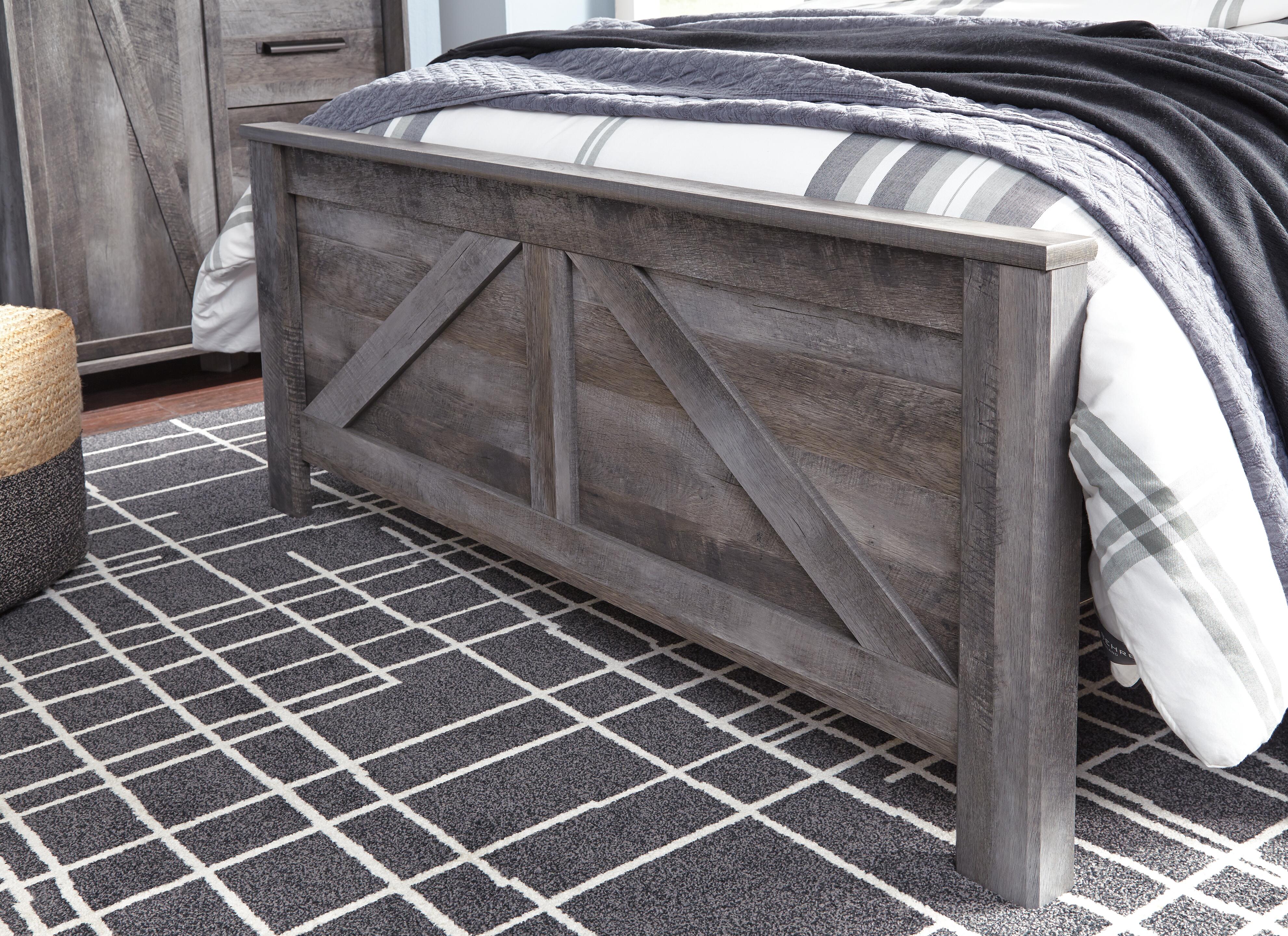 Wynnlow Crossbuck Panel Bed, Dresser, Mirror and Chest