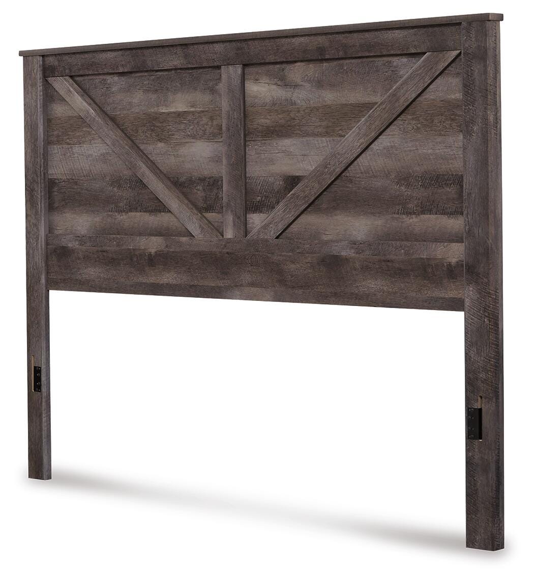 Wynnlow Crossbuck Panel Bed with Mirrored Dresser, Chest and Nightstand