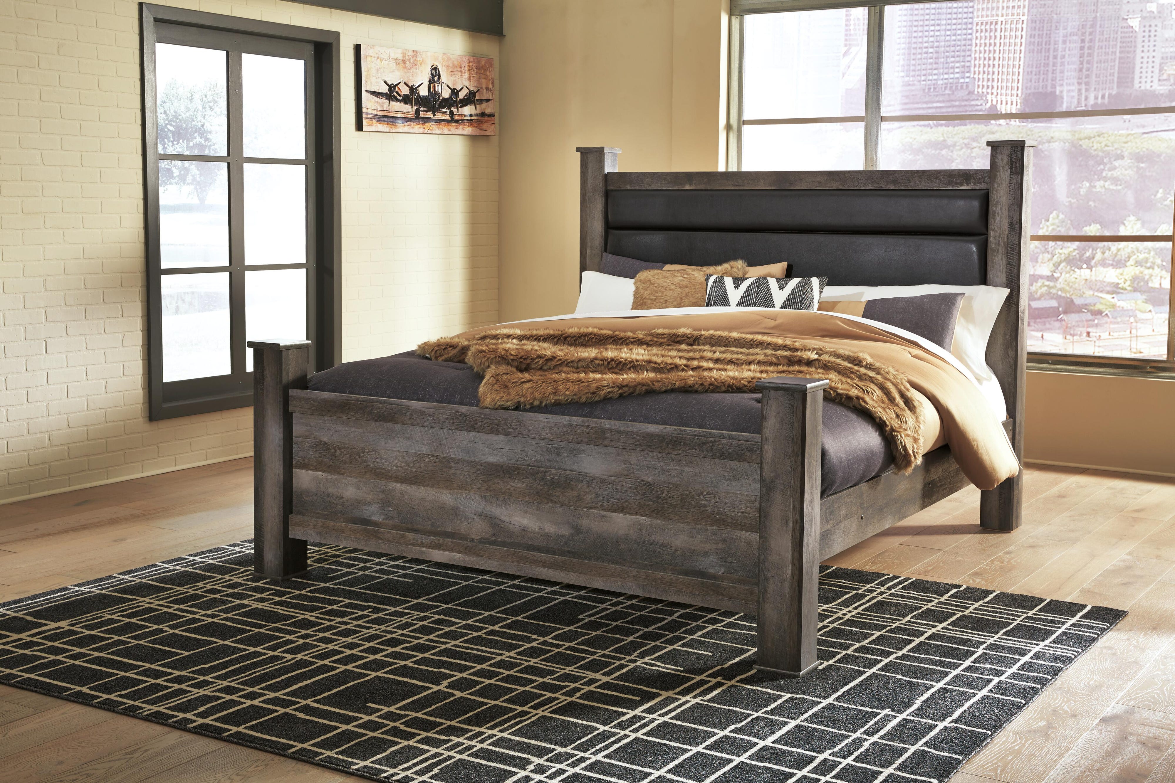 Wynnlow Upholstered Poster Bed and Dresser