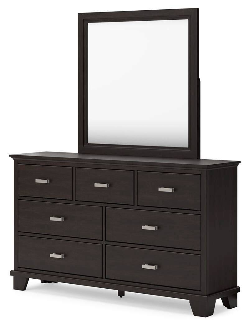 Wynnlow Panel Bed, Dresser, Mirror and 2 Nightstands