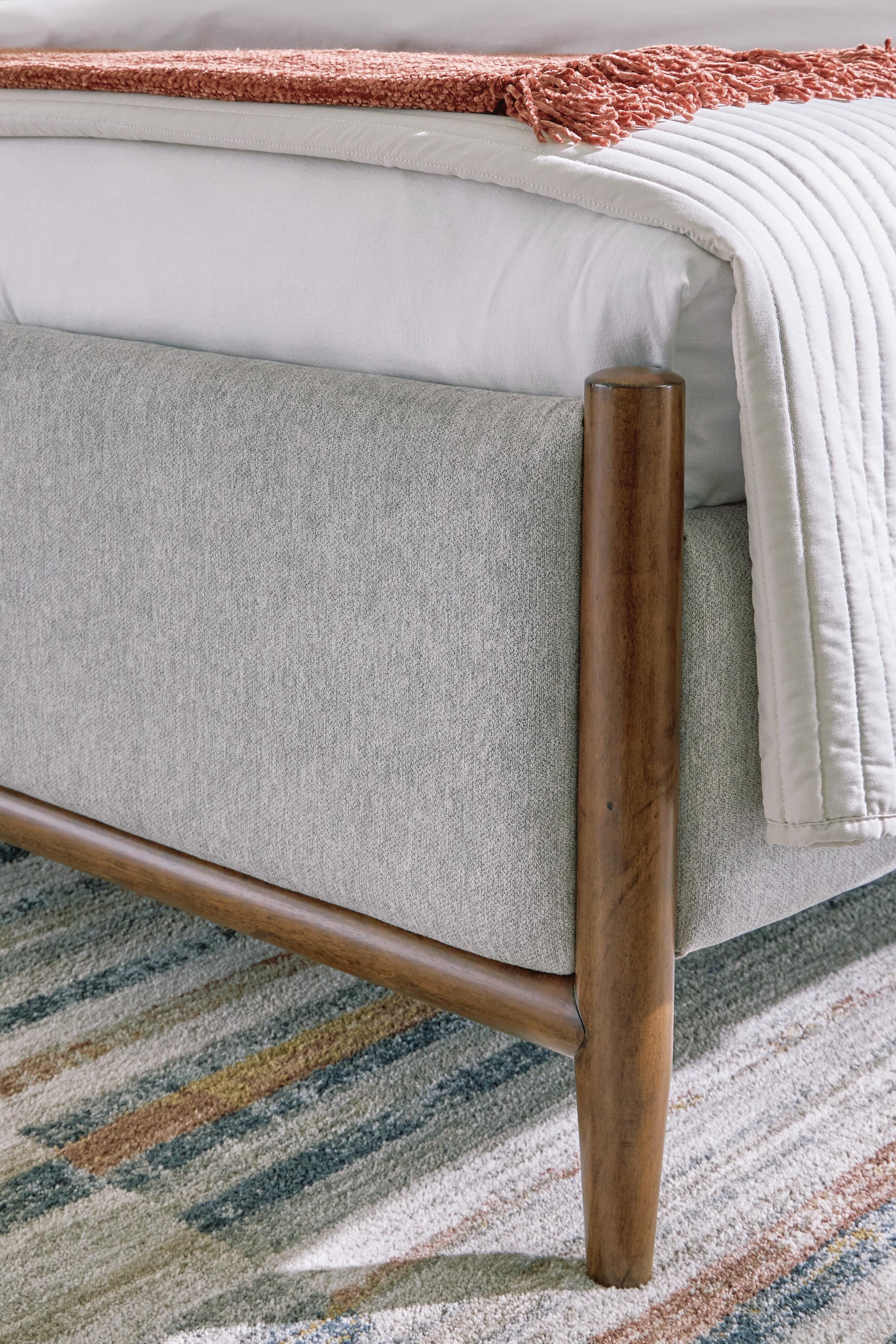 Lyncott Upholstered Bed with Mirrored Dresser, Chest and 2 Nightstands