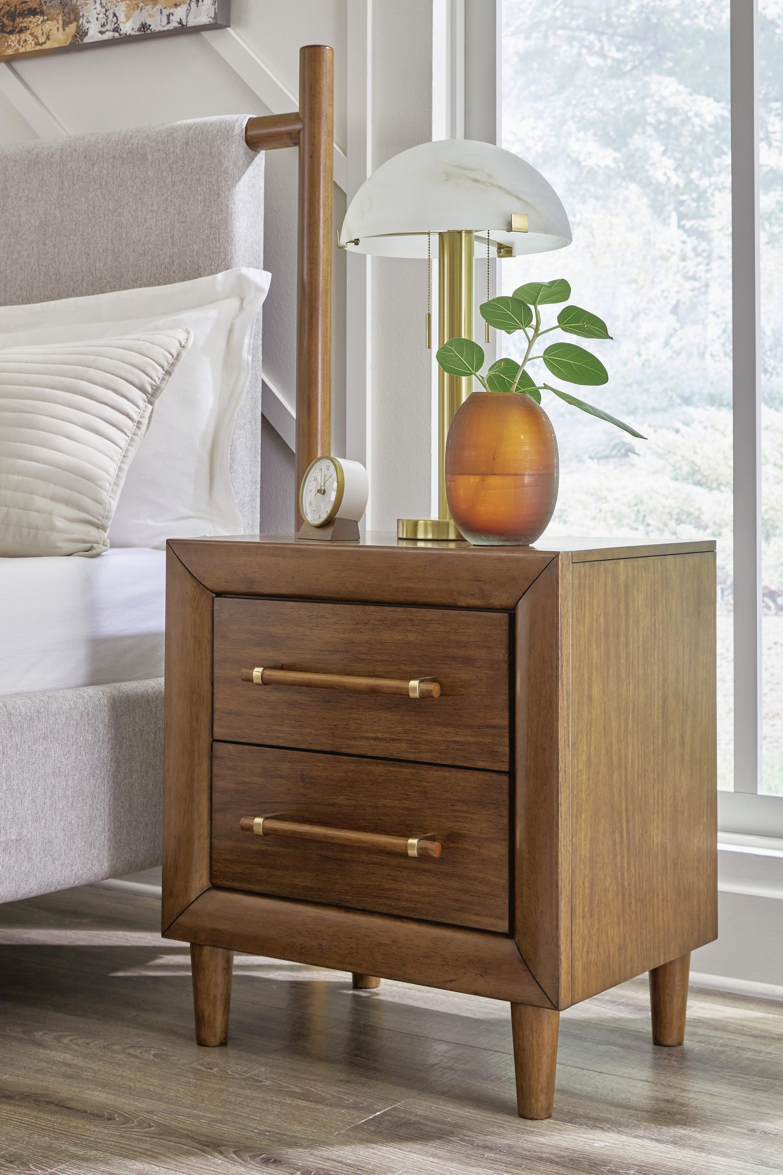 Lyncott Upholstered Bed with Dresser and Nightstand