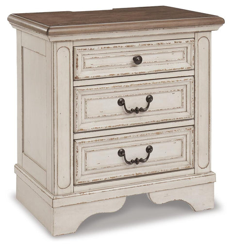 Realyn Storage Bed, Dresser, Chest and 2 Nightstands