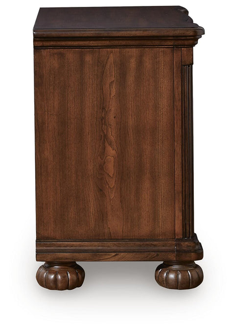 Lavinton Nightstand