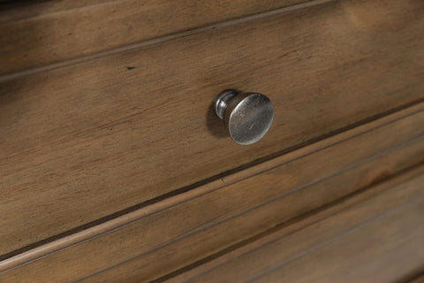 Feddinger Chest of Drawers