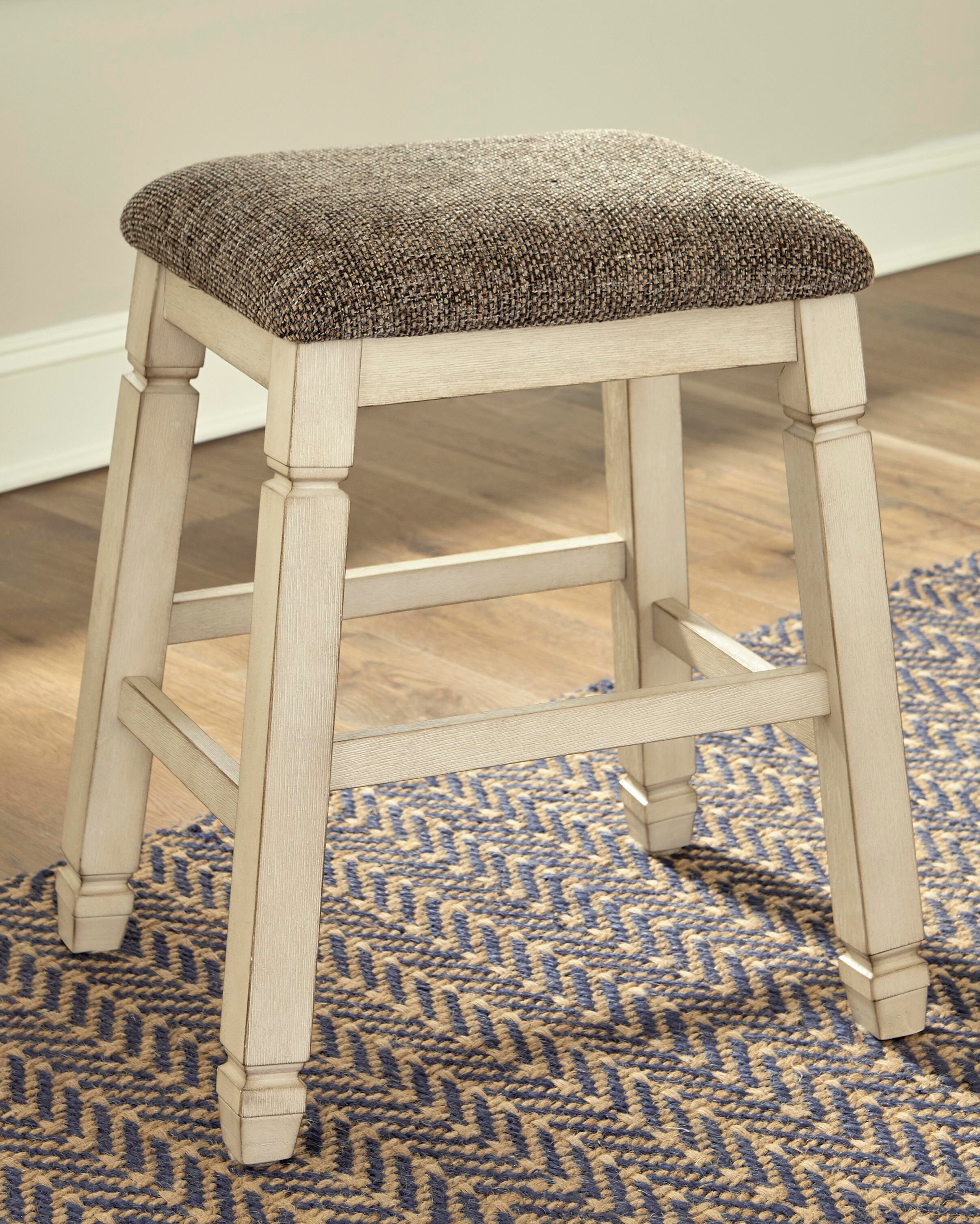 Vanderley Counter Height Dining Table and 4 Barstools
