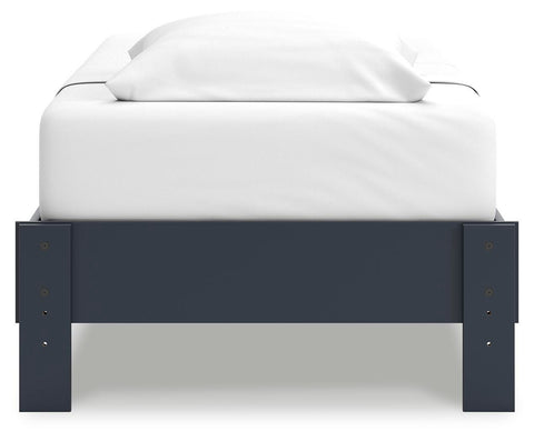 Simmenfort Platform Bed, Dresser and Chest