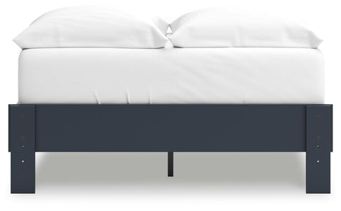 Simmenfort Platform Bed, Dresser and Chest