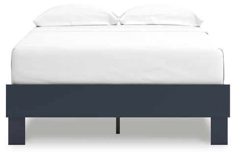 Simmenfort Platform Bed, Dresser and Chest