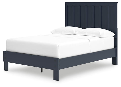 Simmenfort Platform Bed