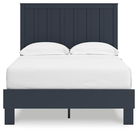 Simmenfort Platform Bed