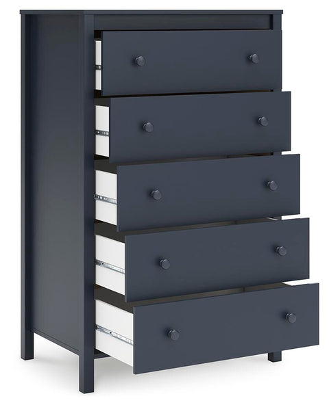 Simmenfort Platform Bed, Dresser and Chest
