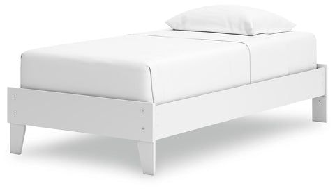 Hallityn Platform Bed